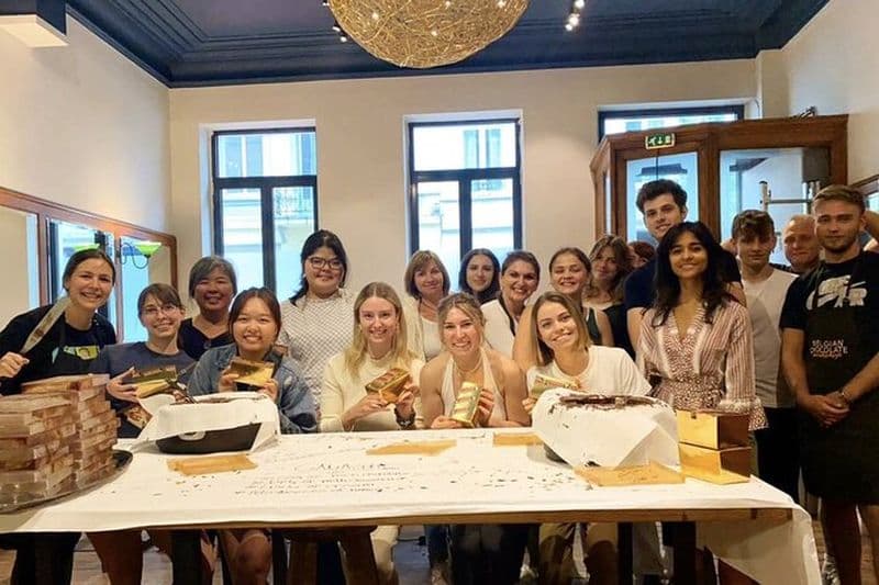 Atelier belge de fabrication de truffes au chocolat à Bruges