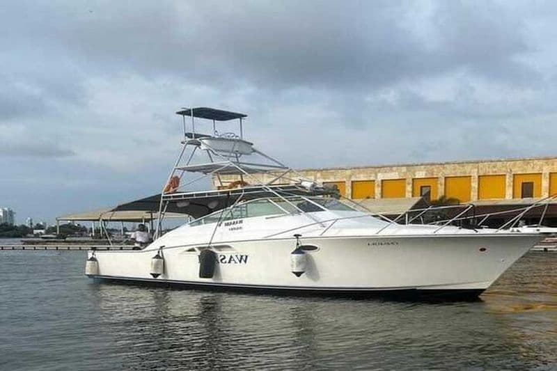 Excursion à Bahía sur un yacht de sport avec DJ et bar ouvert à Carthagène