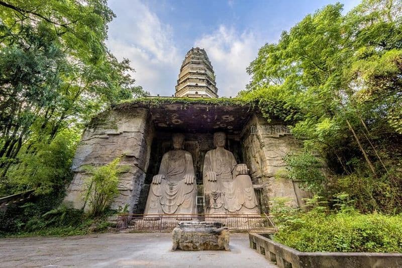 Visite privée de Dazu Ancient Rock Carvings