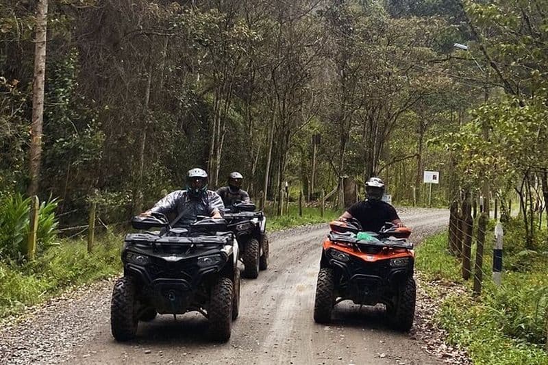 Medellín : Aventure hors route en quad, cascade à sensations fortes