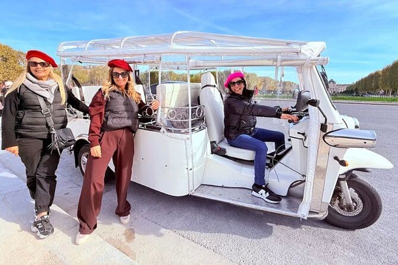 Visite privée Premium à Paris en TukTuk électrique ( 4 heures )