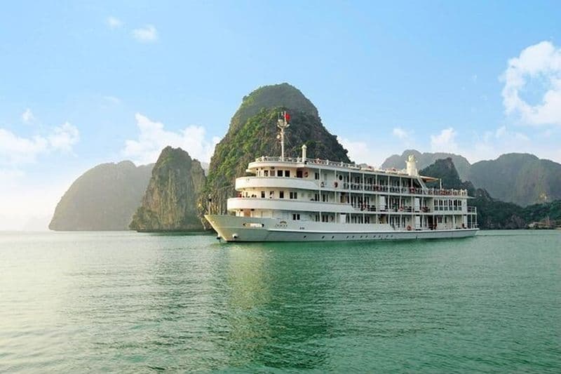 Ha Long Bay Immersion 2 jours sur Bhaya Soul Cruise