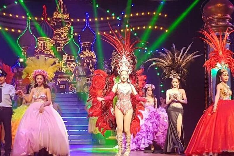 Alcazar : Spectaculaire Cabaret Show à Pattaya
