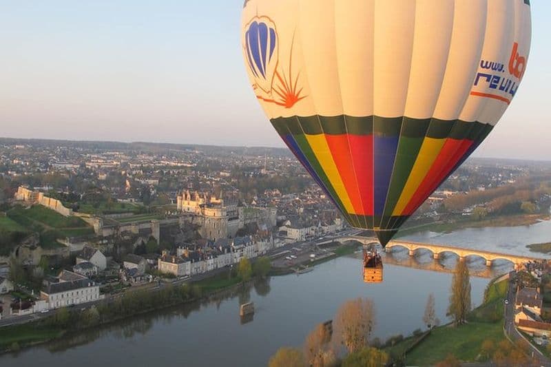 Balade en montgolfière sur la vallée de la Loire, depuis Amboise ou Chenonceau