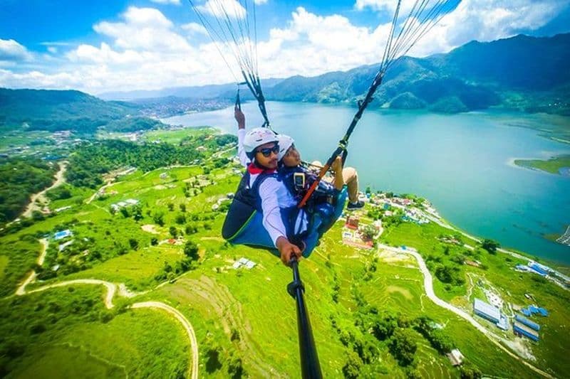 30 minutes de vol biplace en parapente au départ de Pokhara