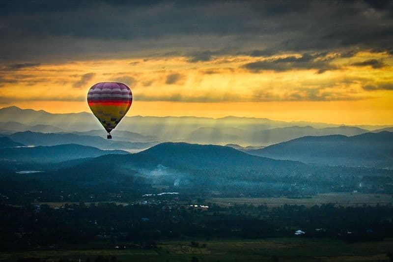 Vol en montgolfière au lever du soleil au-dessus de Chiang Mai et journée dans un spa de luxe