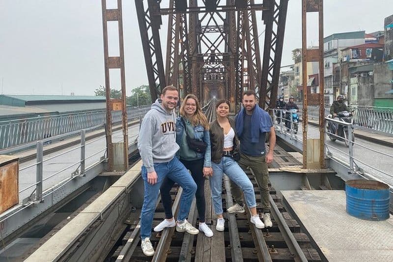 Visite à pied tout-en-un de Hanoï dans une rue ferroviaire
