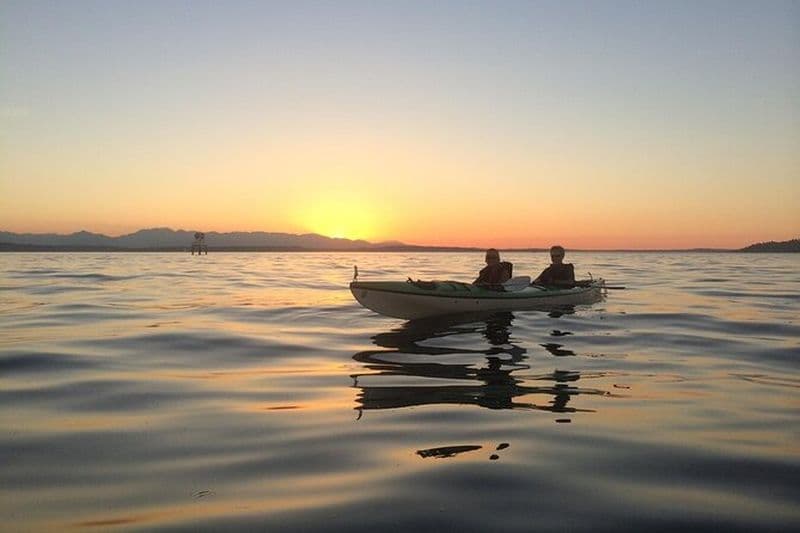 Excursion en kayak de mer au coucher du soleil à l'ouest de Seattle