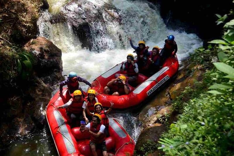 Rafting privé d'une journée complète sur le concassage de l'eau de Stony à Jakarta