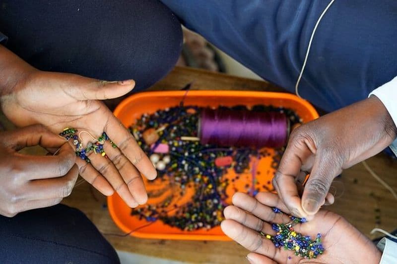 Fabriquez de magnifiques bijoux en perles et en métal avec des étudiants professionnels