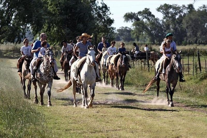 Fête des Gauchos à Buenos Aires : barbecue, folklore et chevaux