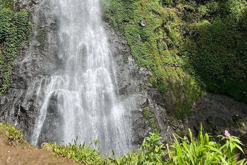 Jakarta Waterfall Randonnée Volcan Source chaude Fruits locaux