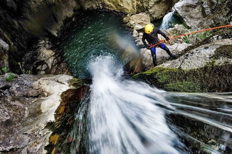 Aventure de canyoning en cascade à travers les North Cascades