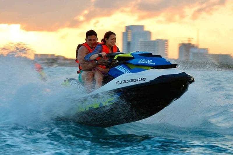 Balade en jet ski sur la côte de Cancun 30 minutes