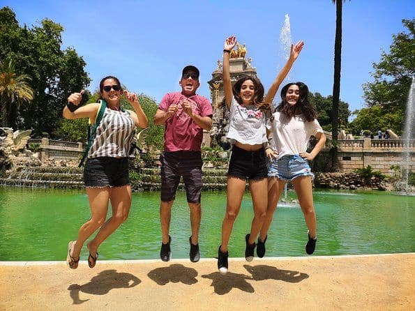 Visite privée en famille : churros, chocolat chaud et jeux à Barcelone