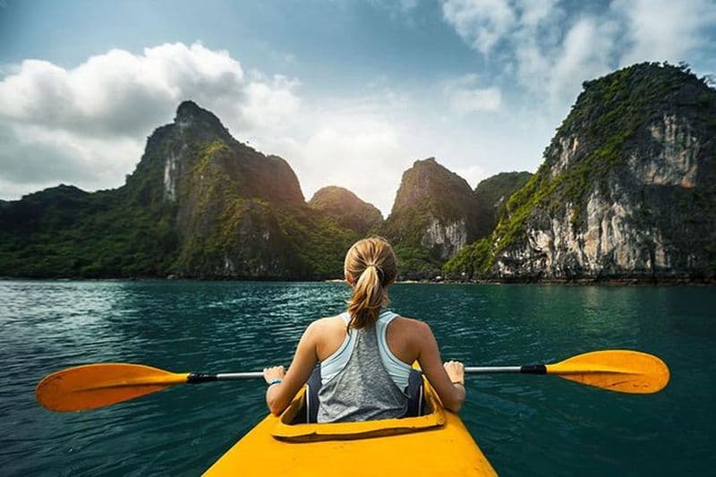 Journée complète dans la baie d'Halong avec kayak, point de vue sur la randonnée, grotte - Deluxe To Luxury