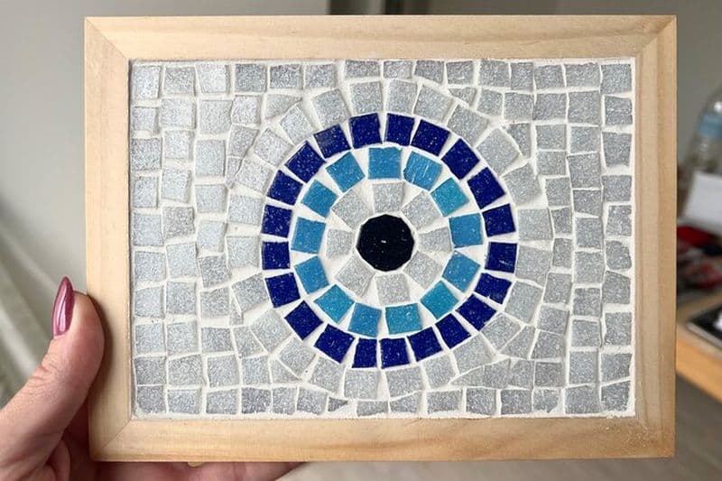 Atelier de mosaïque au bord de la mer