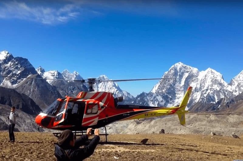 Survol en hélicoptère du camp de base de l'Everest