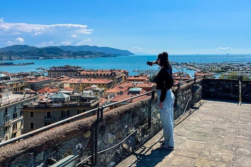 Visite à pied de La Spezia: Histoire, Panoramique, & Musée