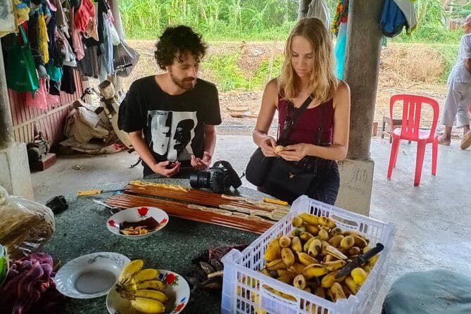 Visite matinale, temple Ak Phnom, vin de riz, papier de riz, champ de mise à mort