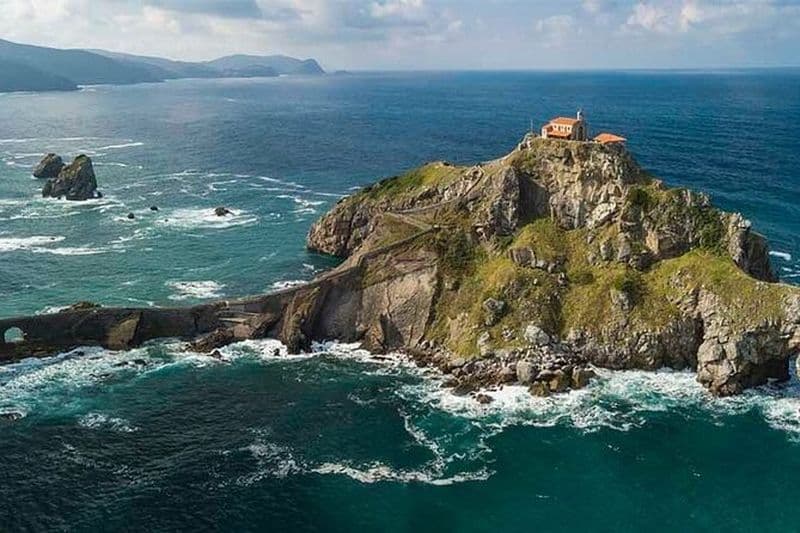 San Juan de Gaztelugatxe avec visite de vignobles et déjeuner (depuis Bilbao)