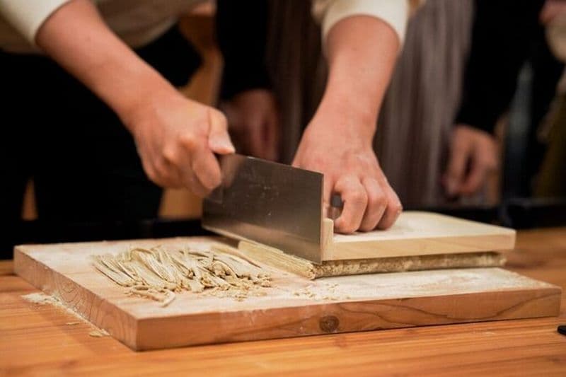 De Nagoya : Cours de cuisine Soba & Traditions Nakasendo