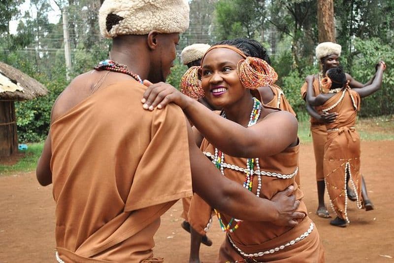 Après-midi Spectacle de danse culturelle Bomas à Nairobi