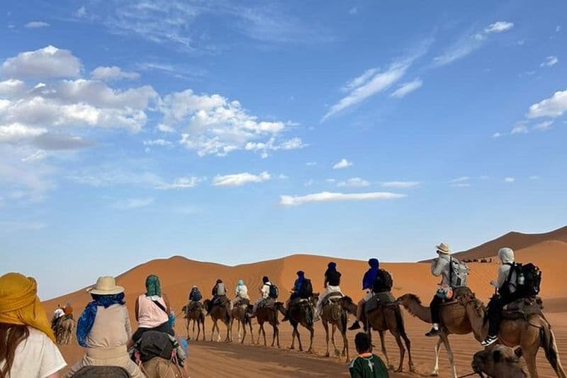 De Tanger : Tour de 6 jours via Blue City, Fès et Desert Camel Trek