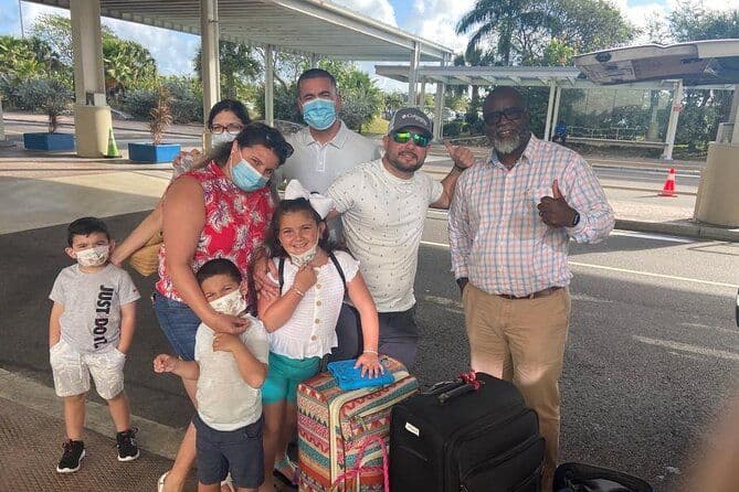 Transfert aller-retour privé de l'aéroport à l'hôtel à Nassau