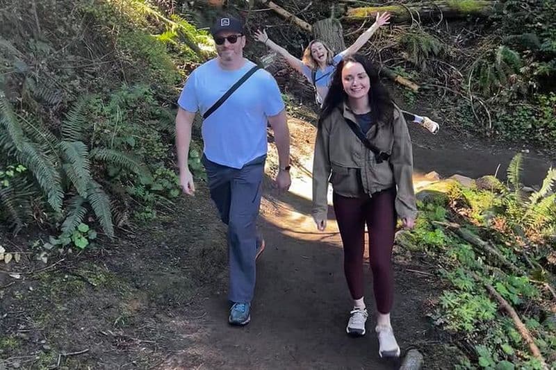 Randonnée dans le parc forestier jusqu'au manoir Pittock