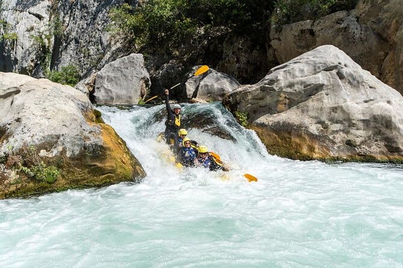 Multi Adventure Experience - Rafting avec des éléments de canyoning