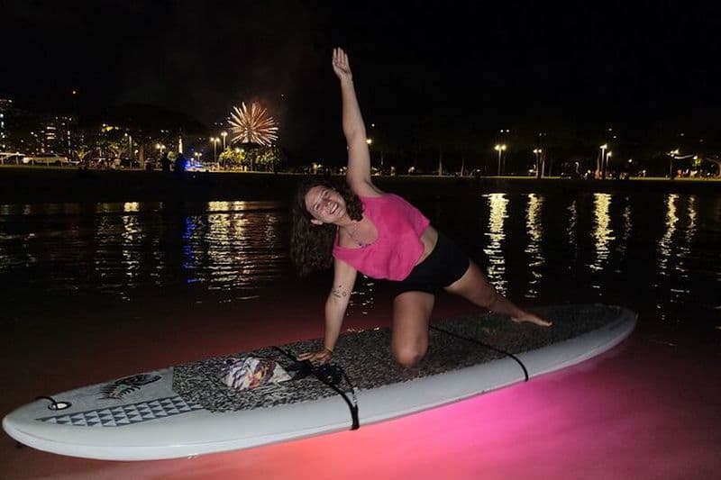 Nuit SUP Yoga et feux d'artifice à Magic Island