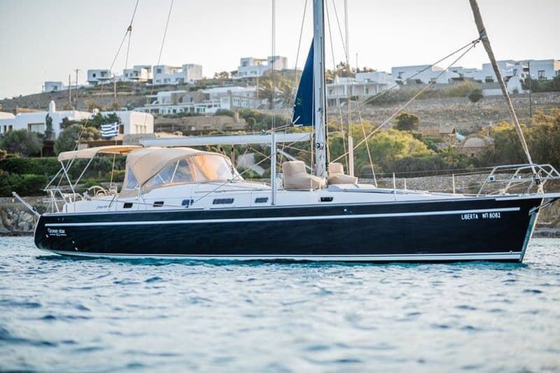 Connectez une navigation semi-privée avec des fruits de mer et du vin