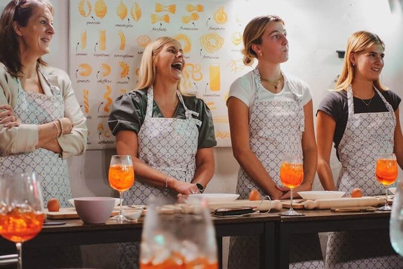 Rome Tipsy Cooking Class : Faire des pâtes et mélanger 3 cocktails Spritz