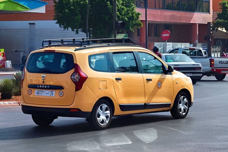 Transfert privé Rabat à Chefchaouen dans un taxi climatisé