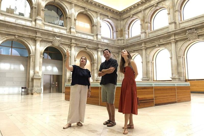 Visite privée du musée du Prado avec pick-up, coupe-file et vin
