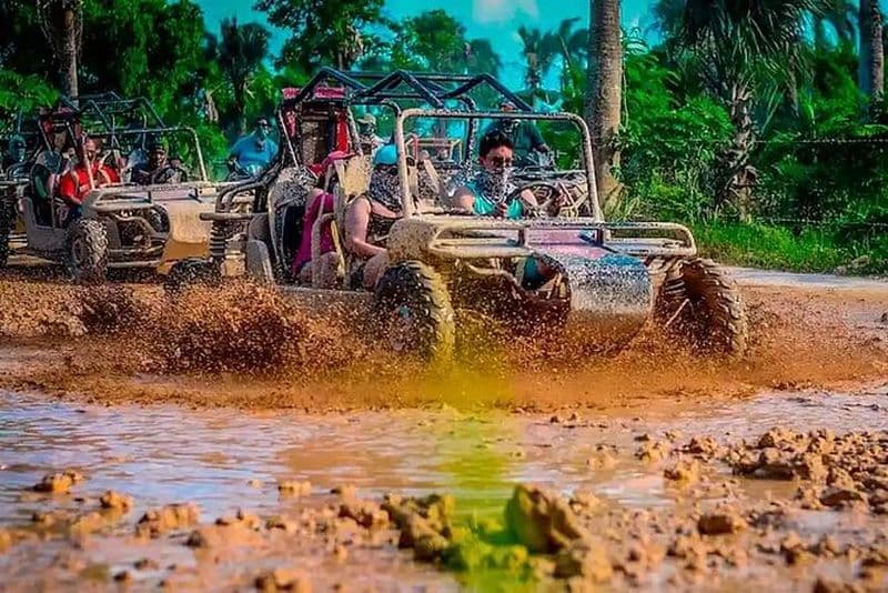 Aventure dominicaine complète : tyrolienne, buggie tout-terrain, équitation et safari