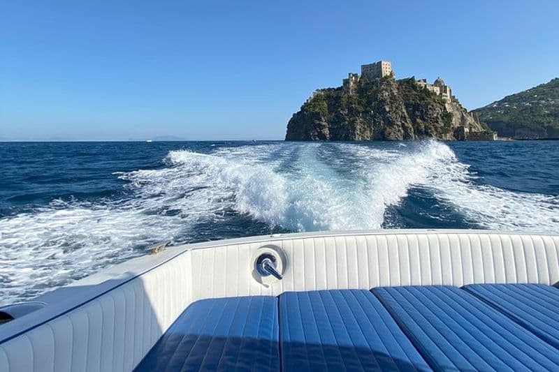 Tour privé Ischia Procida Capri Positano Amalfi en bateau à moteur