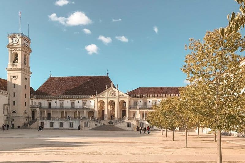 Visite guidée de l'Université et de la ville de Coimbra.