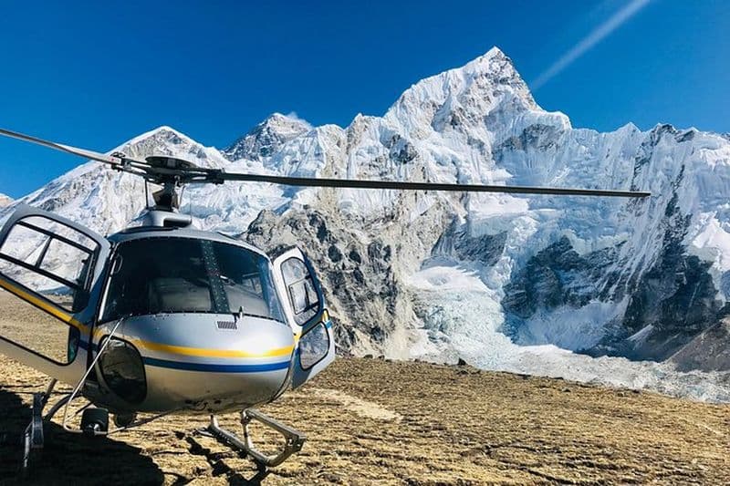 Visite en hélicoptère du camp de base de l'Everest avec l'hôtel Everest View Landing