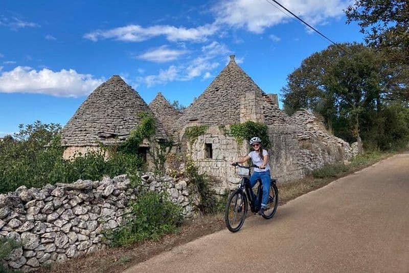 E-bike Tour à Alberobello avec visite d’un élevage d’ânes