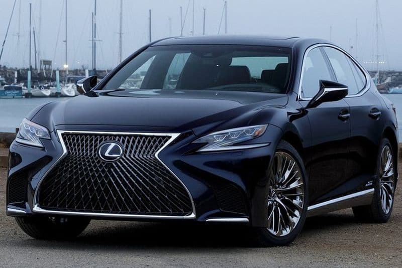 Transfert aéroport: Aéroport de Kobe UKB à Kobe City en voiture d'affaires