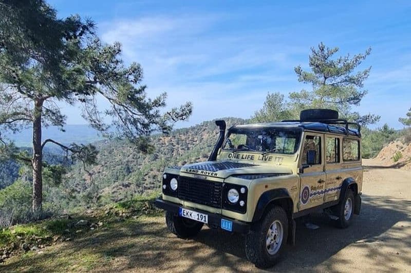 Excursion en jeep des montagnes Troodos avec dégustation de vin