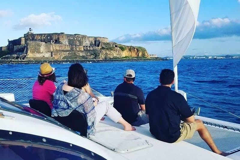 Voile d'une journée dans la baie de San Juan avec boissons incluses