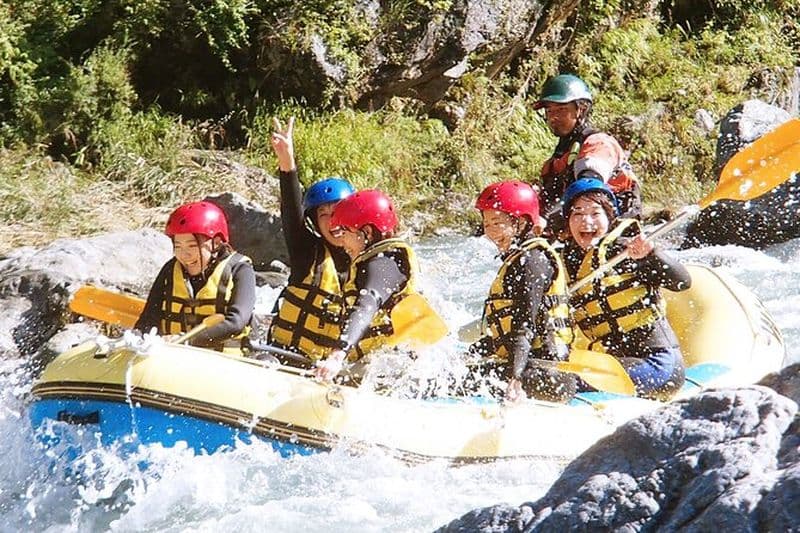Excursion d'une journée en rafting et en printemps chaud à Tokyo