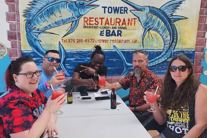 Bar Hopping, Pub Crawl, shopping et visite touristique Ocho Rios