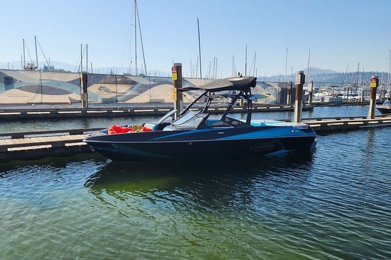 Axis T22 Wake Surfing Boat Location