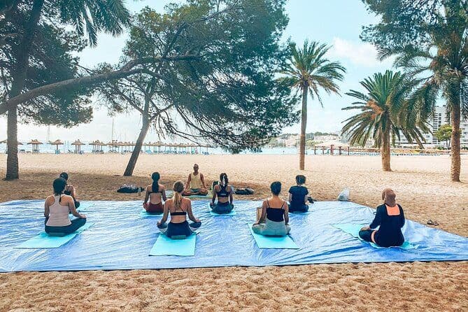 Yoga et brunch sur la plage