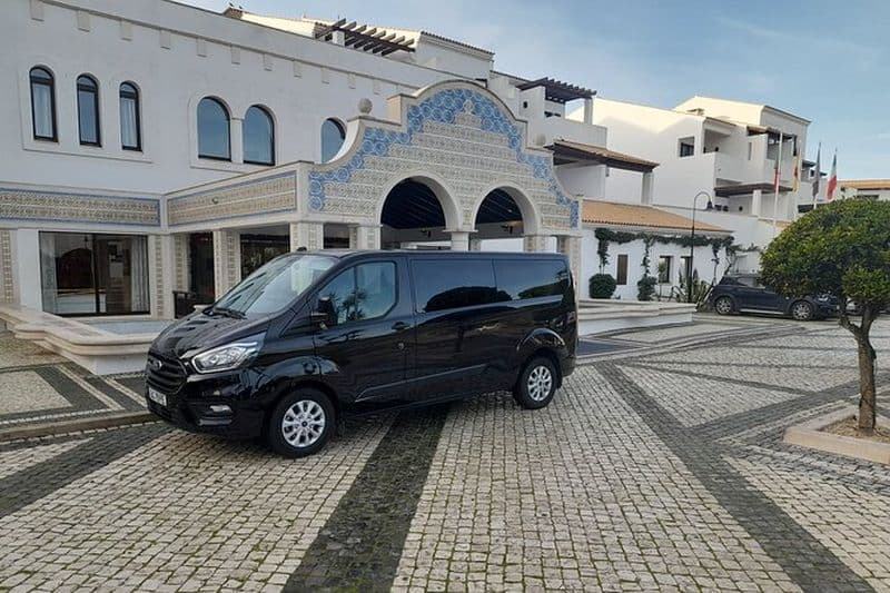 Chauffeur Privé de Séville à Algarve Par 8 Seats Minibus