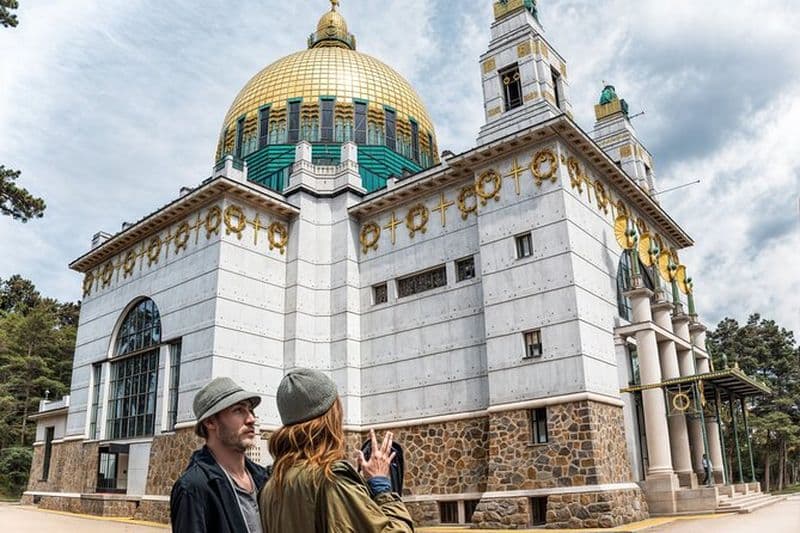 Visite privée des collines de Vienne: Nature & bijoux architecturaux cachés